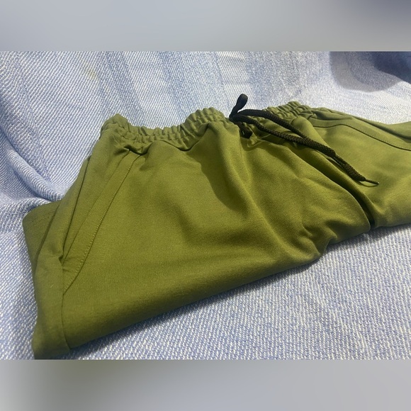 NIP Women’s Olive Green Stretchy Athletic Shorts - Picture 3 of 6